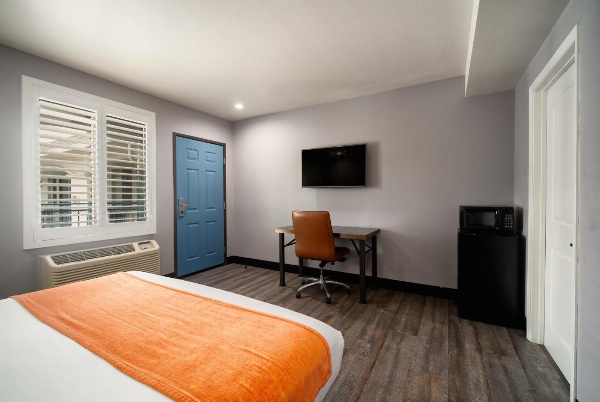 LYFE INN & SUITES by AGA - LAX Airport image 5